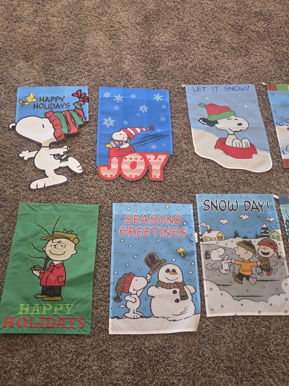 Holiday Peanuts Garden Flag Set - Blue, Green, Red